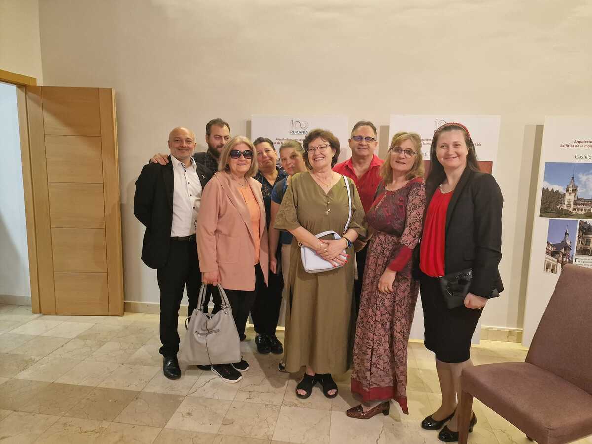 Participarea la sediul Ambasadei României din Madrid, la o sesiune de discuții cu ministrul român al muncii și solidarității sociale